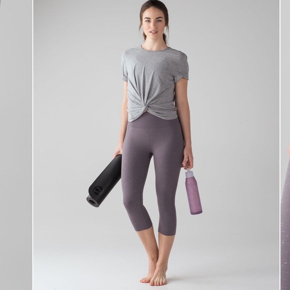 Lululemon Free To Flow Crop Magnum / White size 2 with a 17” inseam - Picture 3 of 12